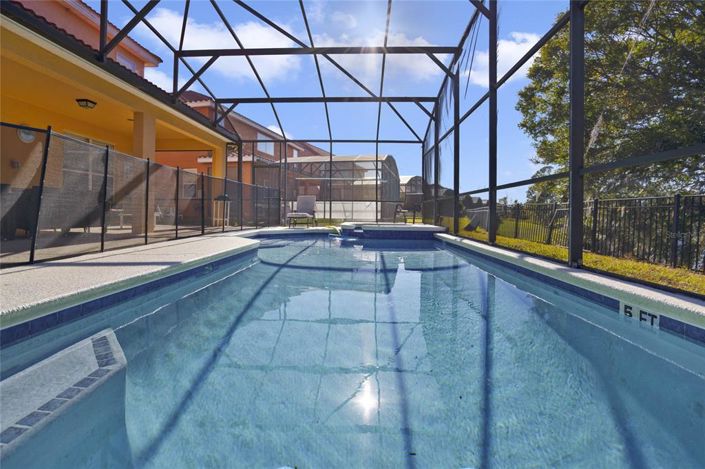 Image No.37-6 Bed Property for sale