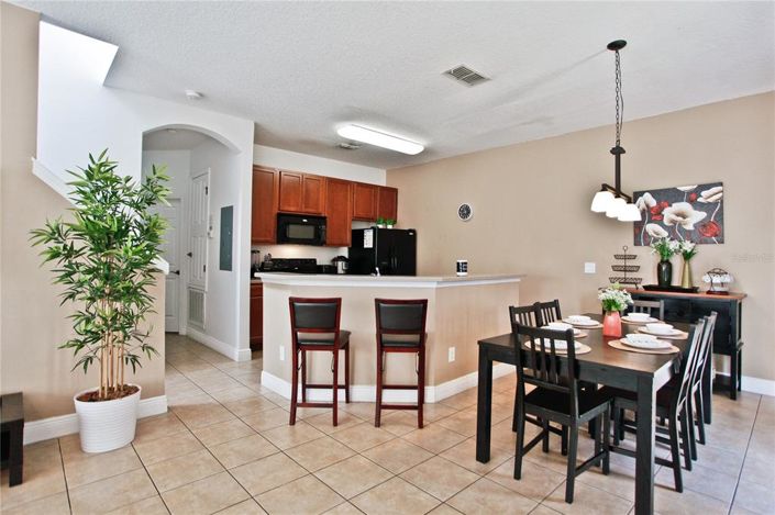 Image No.4-4 Bed Townhouse for sale