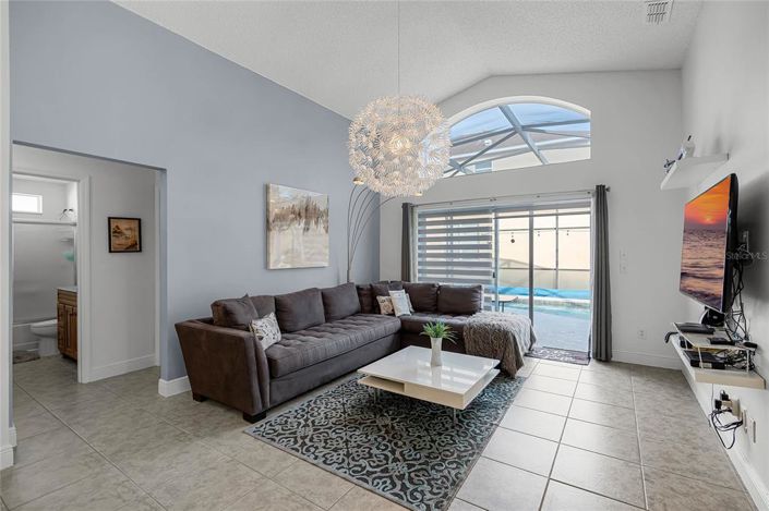 Image No.17-4 Bed Property for sale