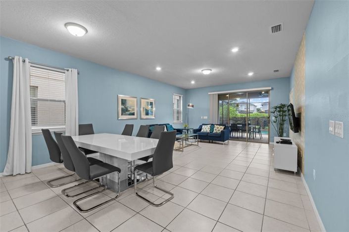 Image No.10-6 Bed Property for sale