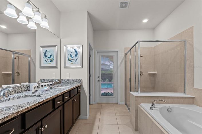 Image No.17-6 Bed Property for sale