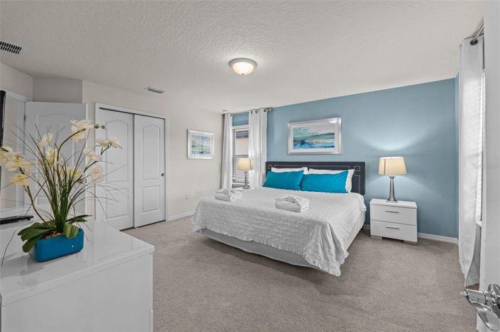 Image No.27-6 Bed Property for sale