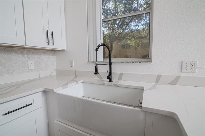 Image No.17-3 Bed Townhouse for sale