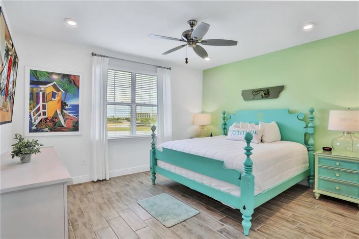 Image No.17-8 Bed Property for sale