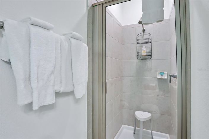 Image No.64-8 Bed Property for sale