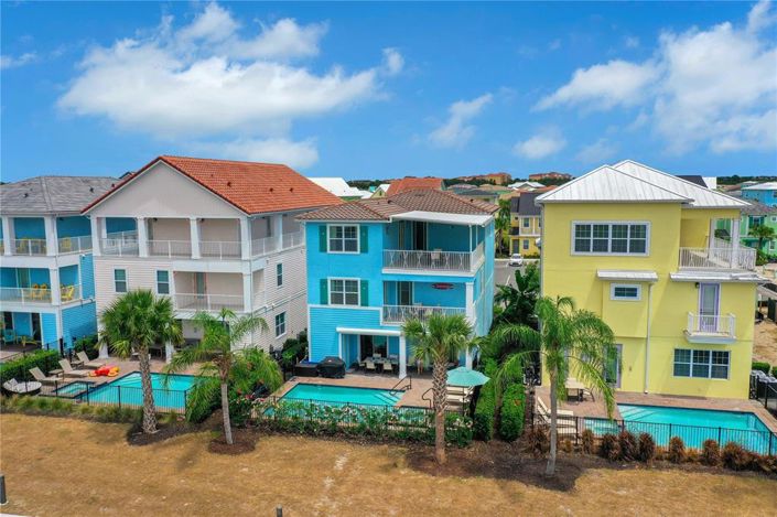 Image No.82-8 Bed Property for sale