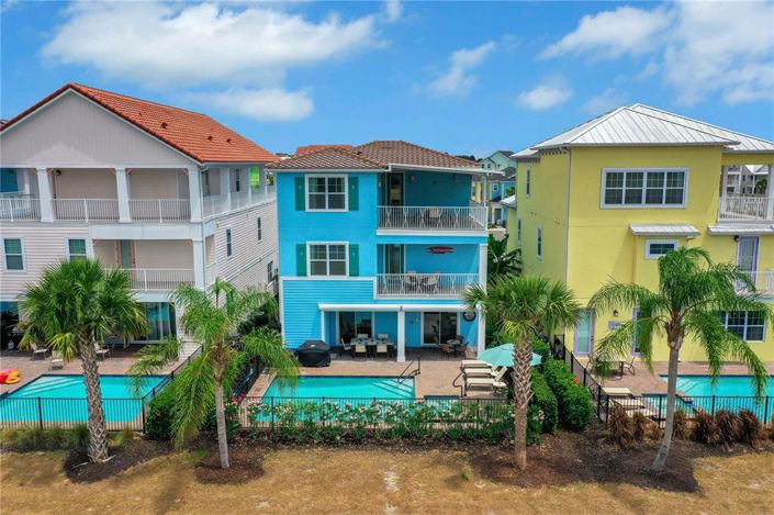 Image No.83-8 Bed Property for sale