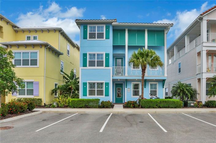 Image No.86-8 Bed Property for sale