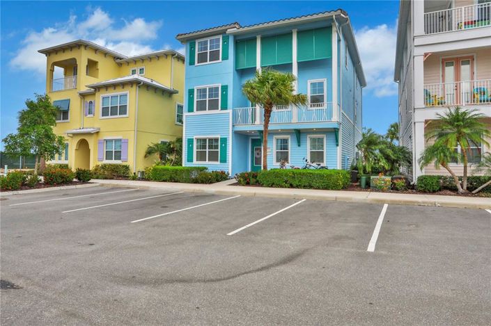 Image No.87-8 Bed Property for sale