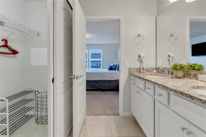 Image No.37-5 Bed Townhouse for sale