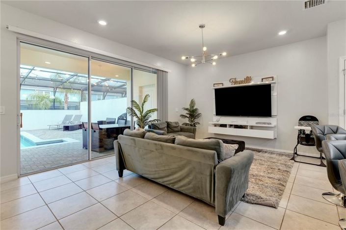 Image No.4-5 Bed Townhouse for sale