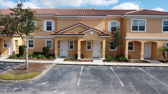 Image No.1-Maison de ville de 2 chambres à vendre à Kissimmee
