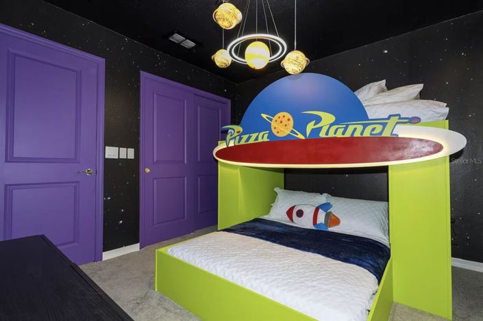 Image No.28-5 Bed Townhouse for sale