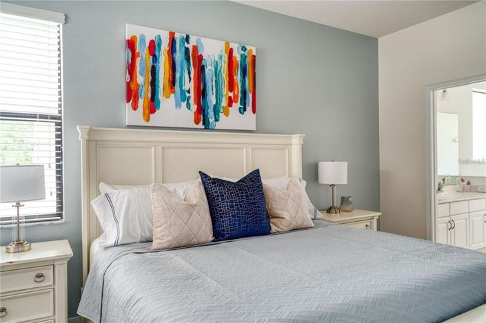 Image No.27-6 Bed Property for sale