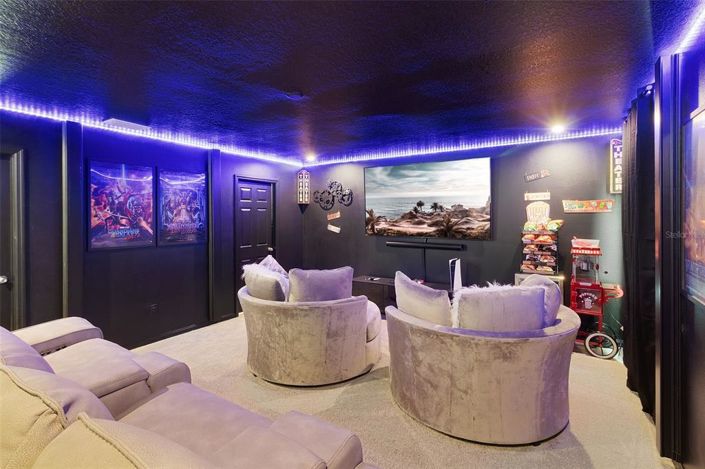 Image No.66-6 Bed Property for sale