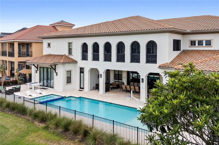 Image No.15-14 Bed Property for sale