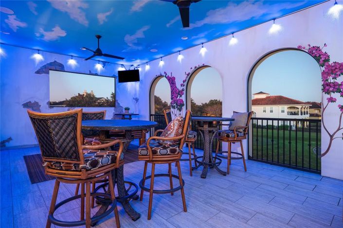 Image No.54-14 Bed Property for sale