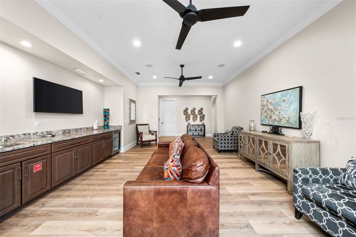 Image No.65-14 Bed Property for sale