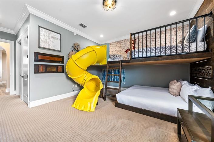 Image No.66-14 Bed Property for sale