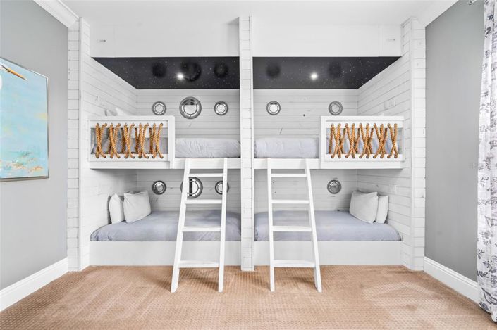 Image No.70-14 Bed Property for sale