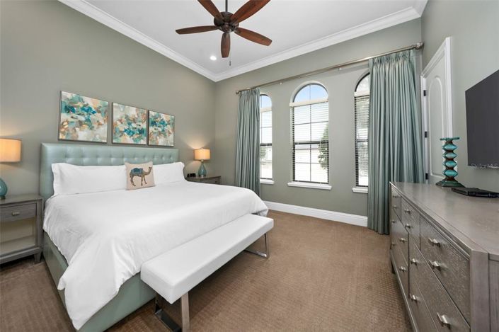 Image No.77-14 Bed Property for sale