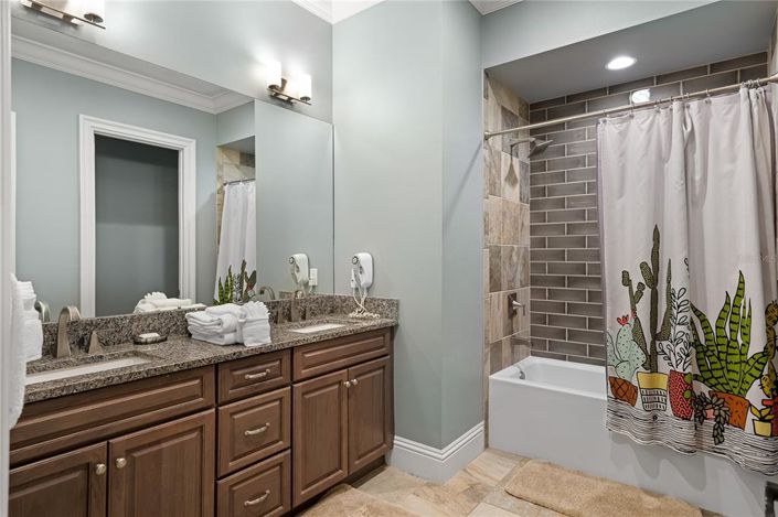 Image No.78-14 Bed Property for sale