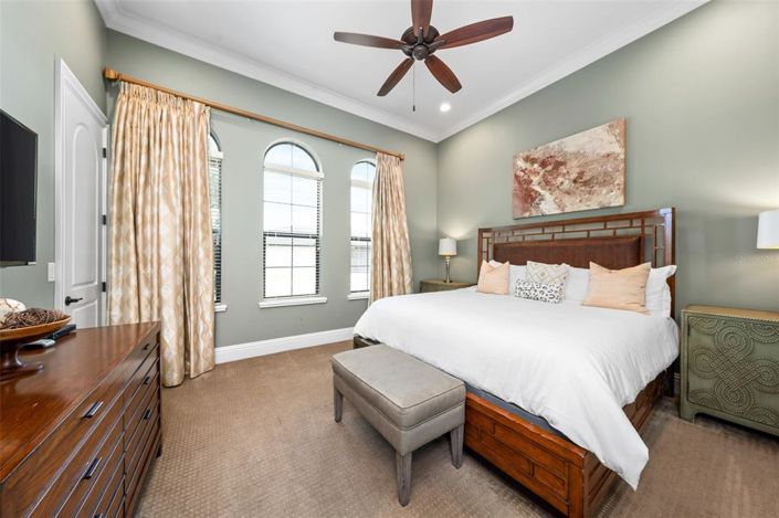 Image No.94-14 Bed Property for sale