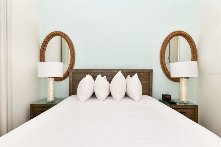 Image No.25-5 Bed Property for sale