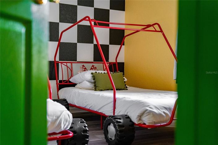 Image No.25-4 Bed Townhouse for sale