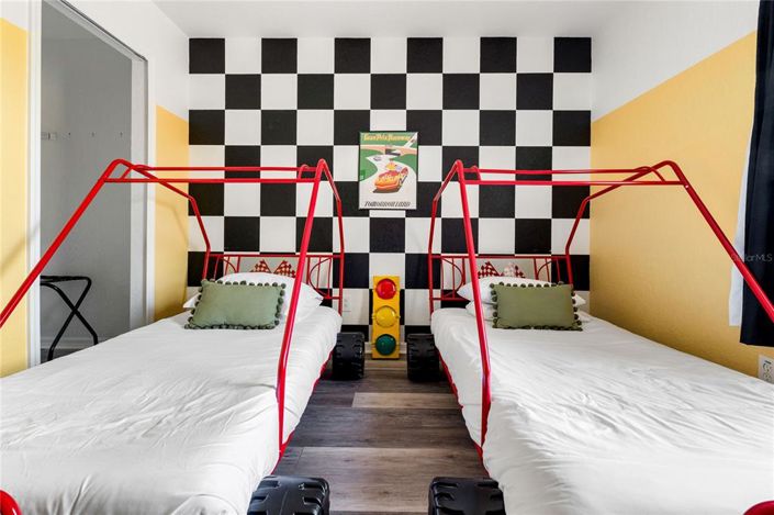 Image No.7-4 Bed Townhouse for sale