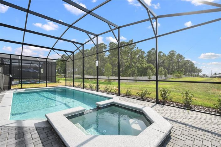 Image No.28-10 Bed Property for sale