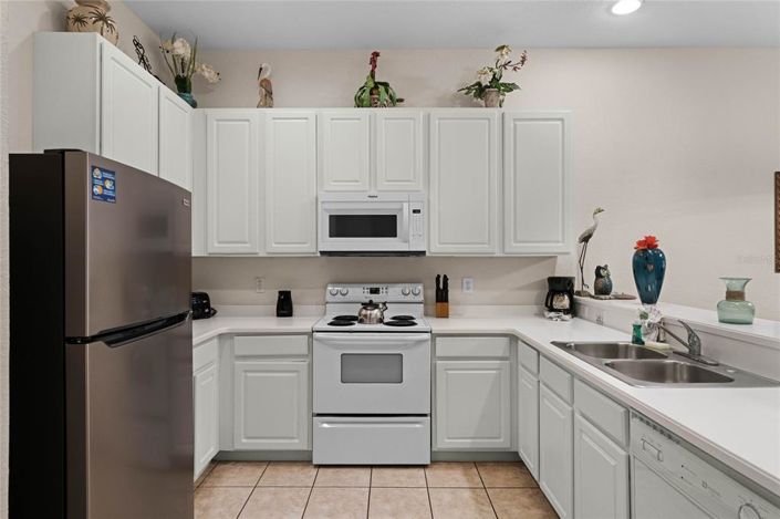 Image No.15-2 Bed Property for sale