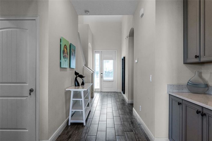 Image No.5-6 Bed Property for sale