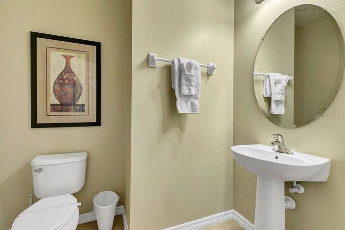 Image No.12-5 Bed Property for sale