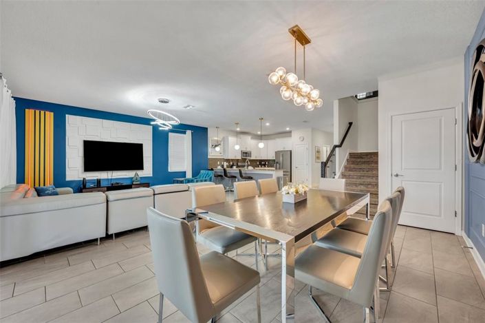 Image No.17-8 Bed Property for sale