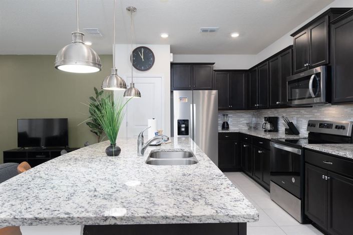 Image No.14-5 Bed Townhouse for sale