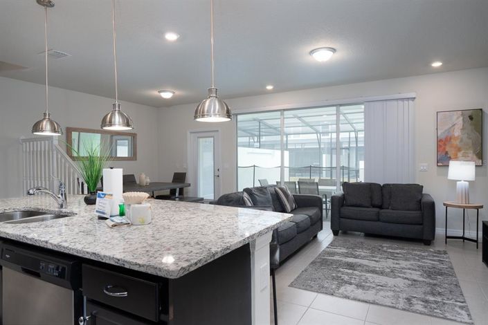 Image No.17-5 Bed Townhouse for sale