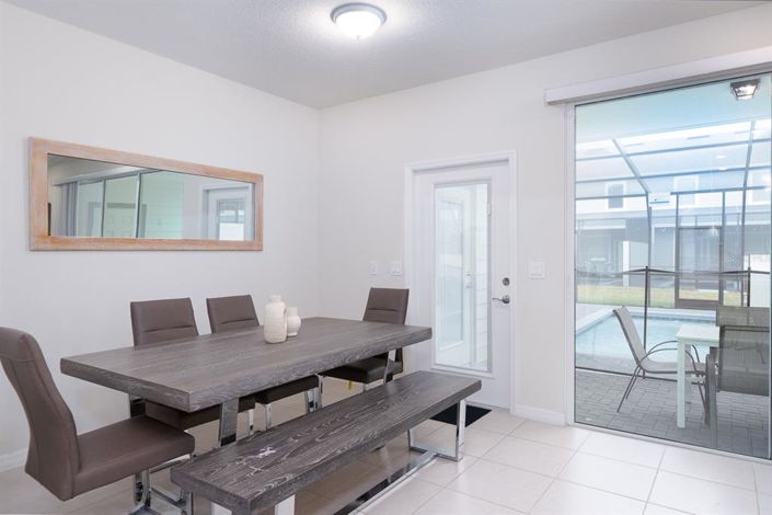 Image No.19-5 Bed Townhouse for sale