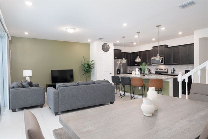 Image No.20-5 Bed Townhouse for sale