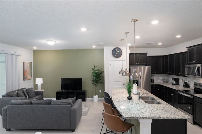 Image No.21-5 Bed Townhouse for sale