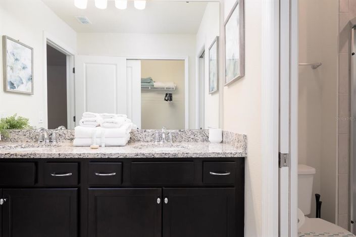 Image No.35-5 Bed Townhouse for sale