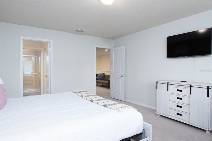 Image No.36-5 Bed Townhouse for sale