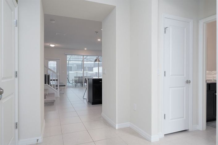 Image No.7-5 Bed Townhouse for sale