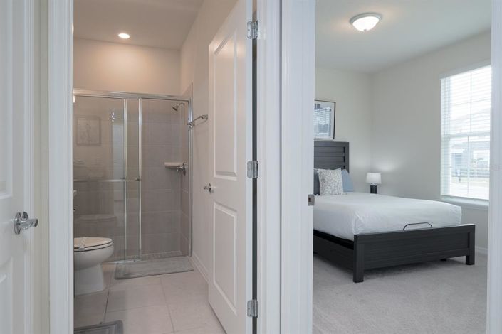 Image No.8-5 Bed Townhouse for sale