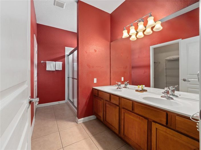 Image No.19-5 Bed Property for sale