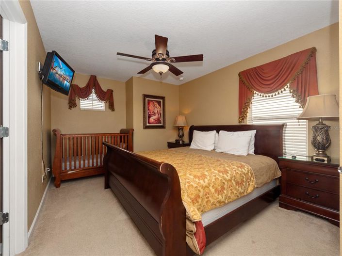 Image No.26-5 Bed Property for sale