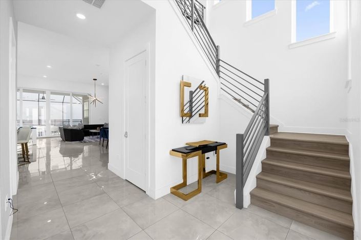 Image No.3-6 Bed Property for sale