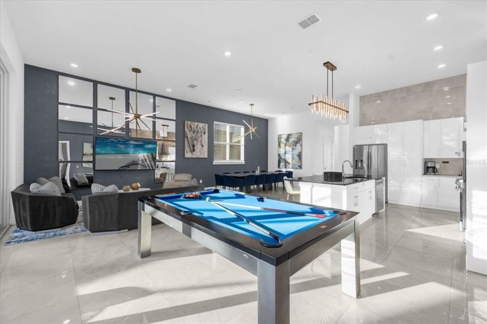 Image No.4-6 Bed Property for sale