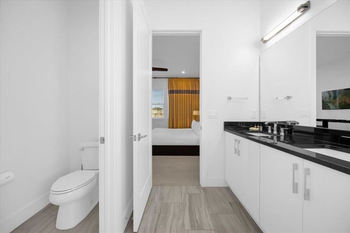 Image No.40-6 Bed Property for sale