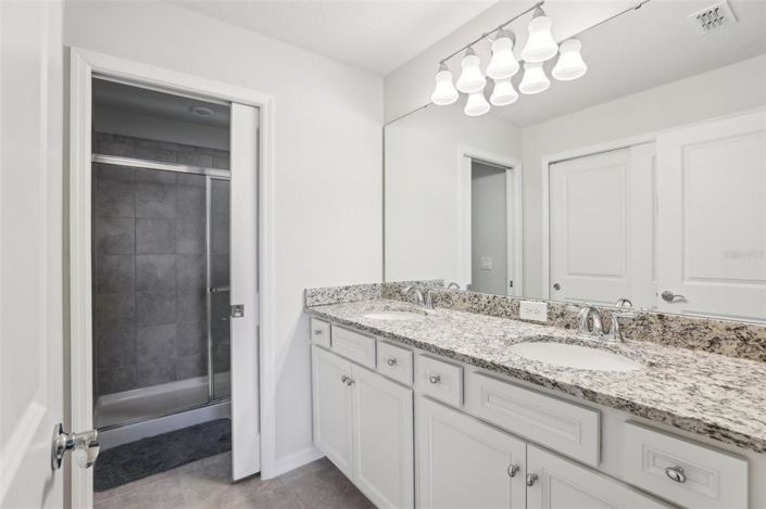 Image No.20-5 Bed Townhouse for sale